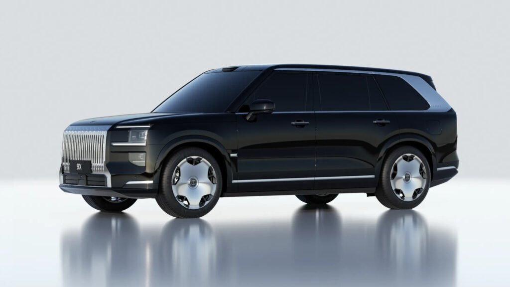 zeekr-8x-phev-unveiled-328km